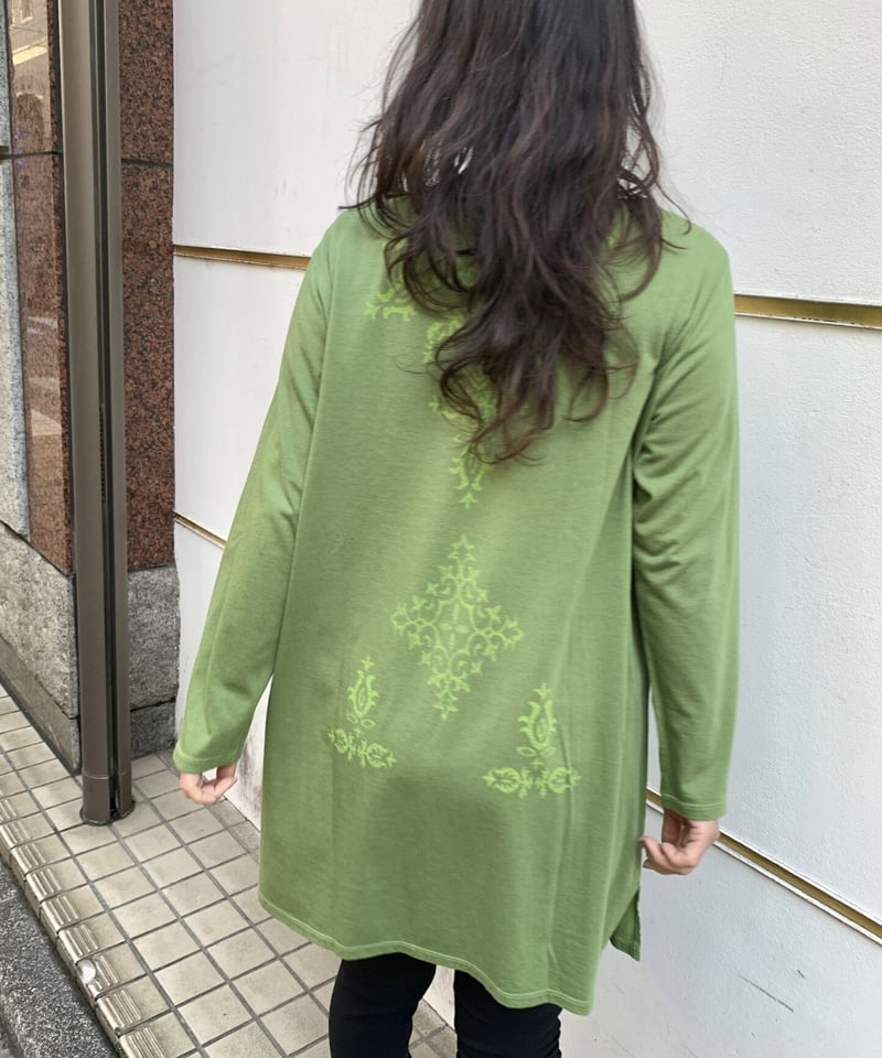 24003 綿モダール天竺キルト刺繍プリントチュニック | Pikake