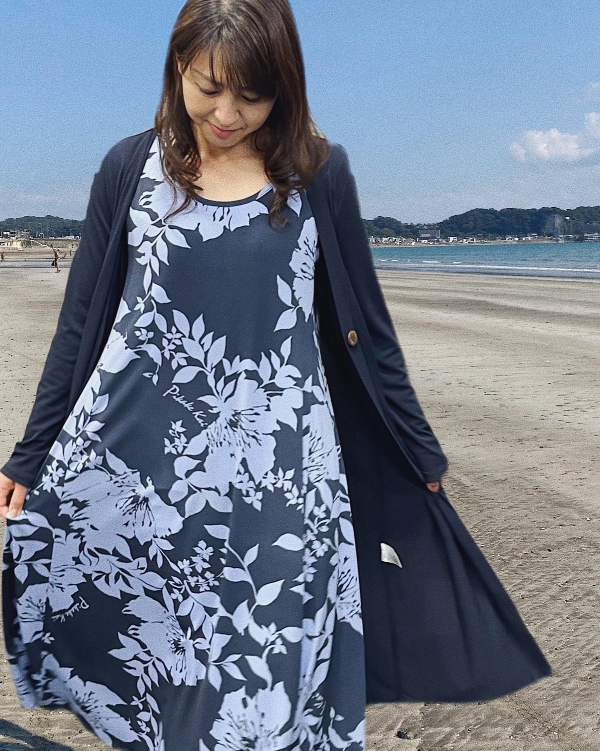 極美品　カネコイサオ　ロゴリボンマグノリア柄ロングワンピース　黒 極美品 カネコイサオ ロゴリボンマグノリア柄ロングワンピース