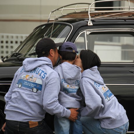 VW×PEANUTS　BUSと仲間たちプルパーカーSVW1333-803