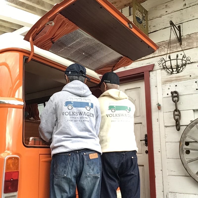 VW T1 BUS 裏毛フルジップパーカー DVW6305M | SUN & WEARGARAGE
