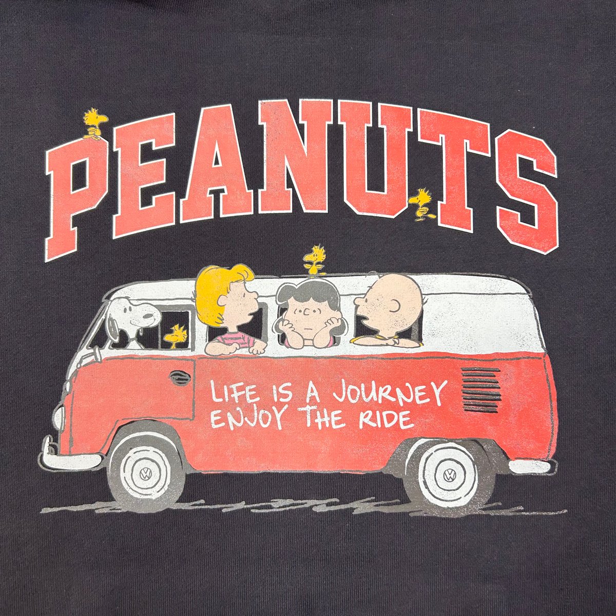 VW×PEANUTS BUSと仲間たちプルパーカーSVW1333-803 | SUN & WE