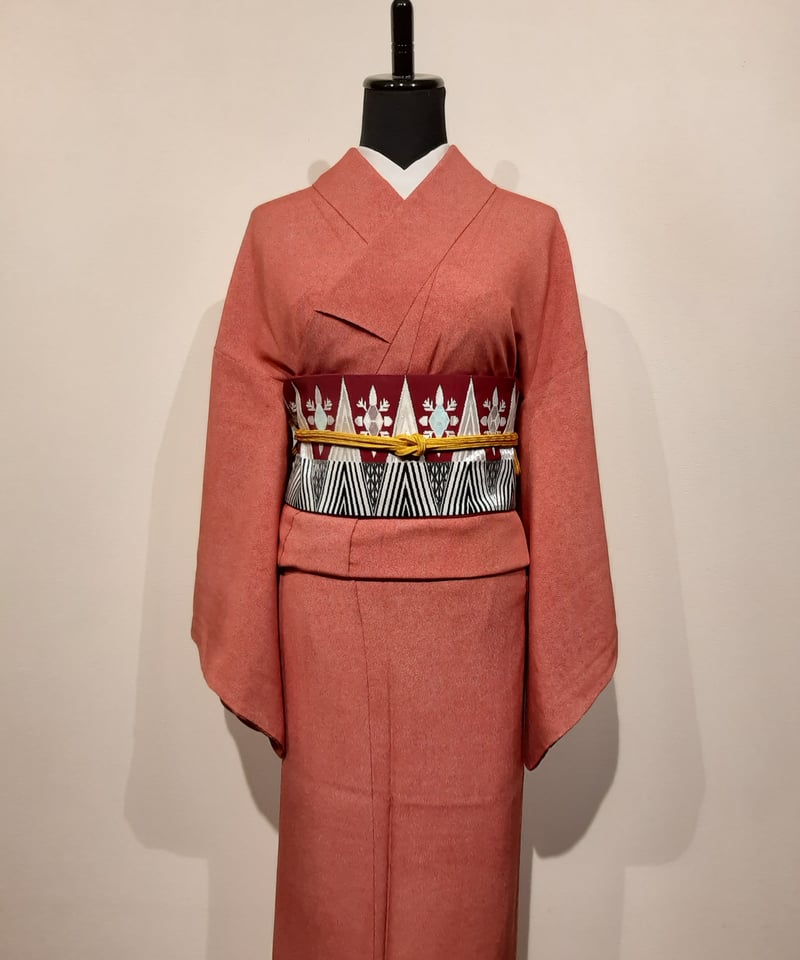 nicoさま専用 正絹 鳥と花柄付け下げ小紋 黒に落ち着い 赤色 正絹小紋の着物鮫小紋裄62.5 ☆ 赤系