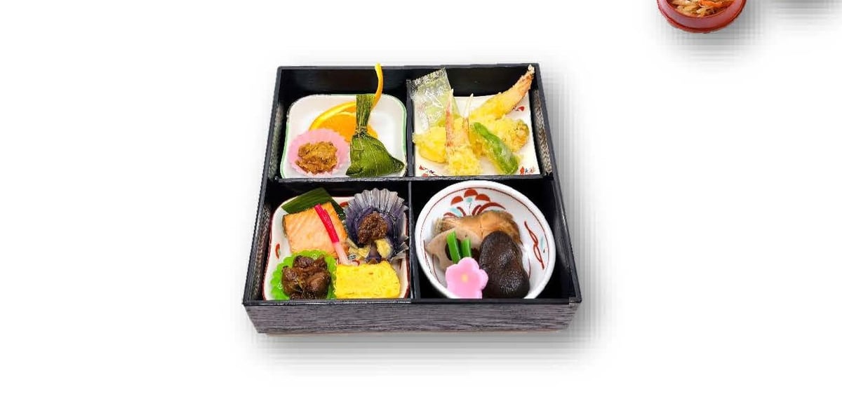 松花堂弁当（お刺身、茶わん蒸し付・回収容器） 4,320円 ※3日前までに 