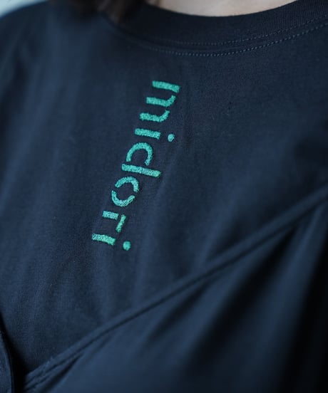 According Tee shirt BLK