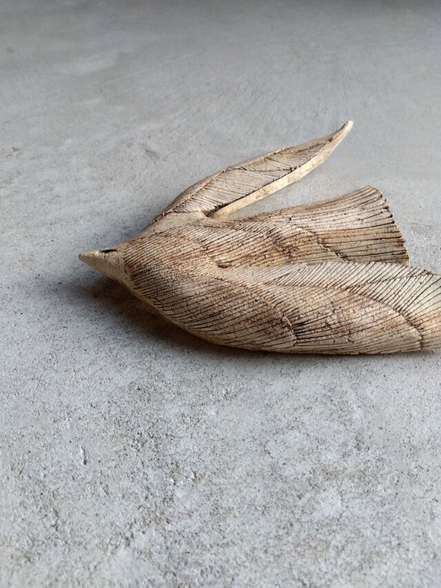 マンゴーウッド LAND 壁掛け 飛ぶ鳥の彫刻 マンゴーウッド LAND 壁掛け