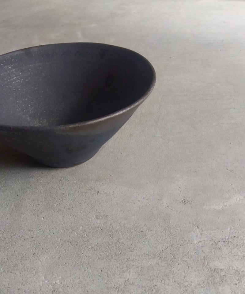 すり鉢型丼 鉄釉 2 | 禽々