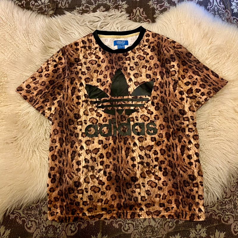 adidas” leopard print T-shirt 】 | Skeleton Lamp