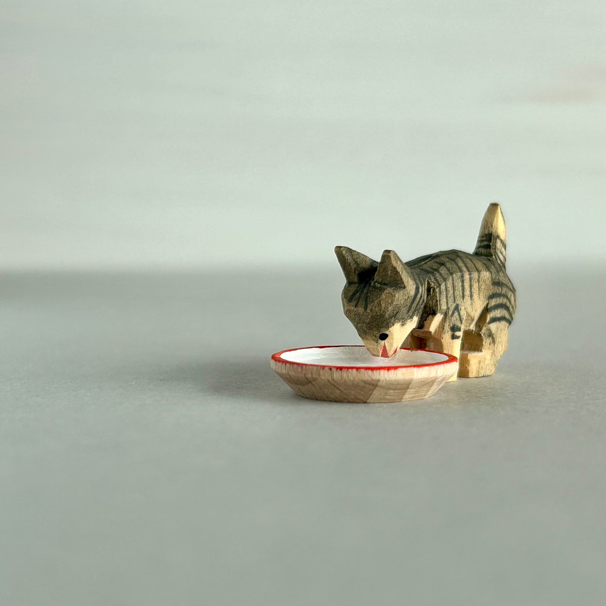 ★新品・未使用★ Emil Helbig工房　ミルクを飲むネコの親子 fit=scale-down,w=1200