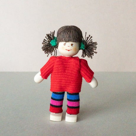 【クレーブス人形】女の子　セーターに長ズボン