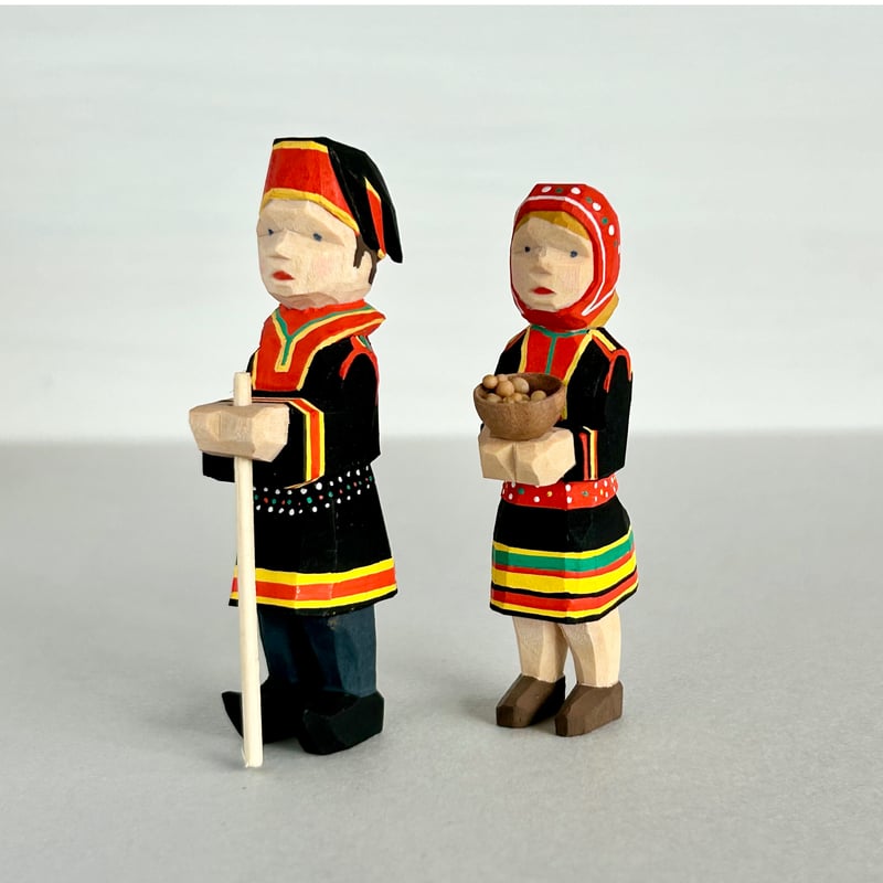 ヘルビッヒ工房】黒い民族衣装のペア | MotherMoon Shop 