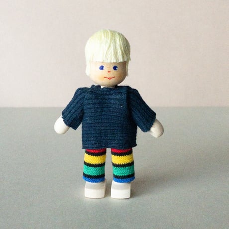 【クレーブス人形】男の子　セーターに長ズボン
