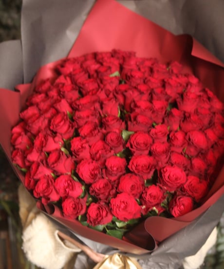 店頭お引き取り　bouquet de proposition  108本のバラ