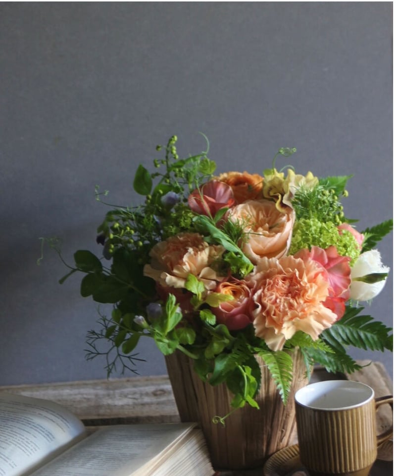 ＊*..お花が溢れるロマンティックアレンジ..＊°..お花の贈り物 ケース付き 6e7415a2-1e67-4e91-a981-