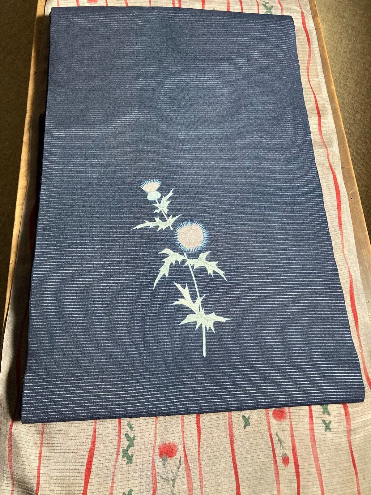 ほっこりモダン柄　紗名古屋帯 名古屋帯 絽にあざみ模様x変り菱つなぎ | 野の草