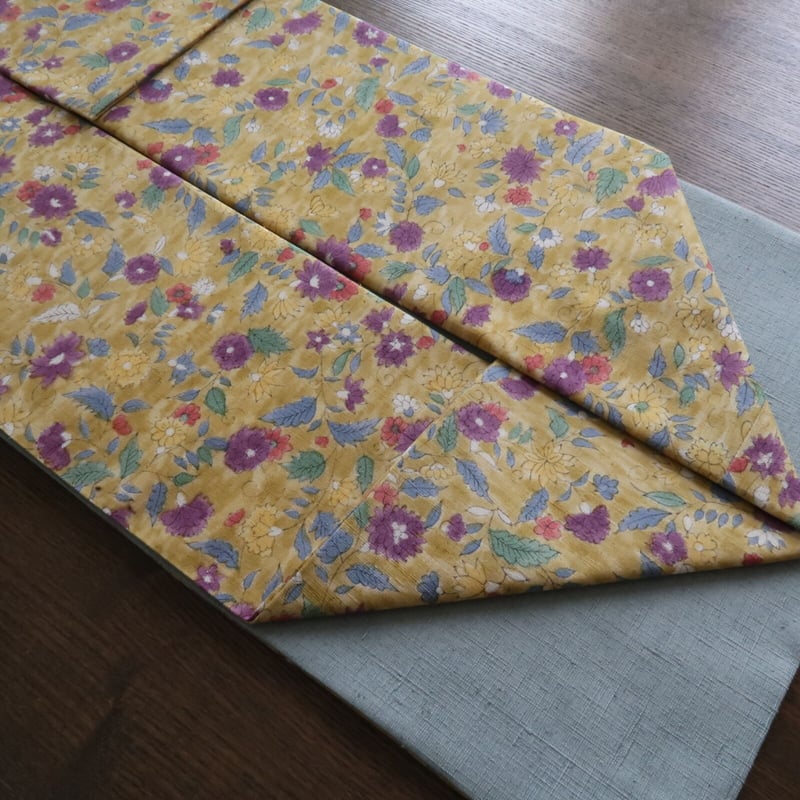 名古屋帯 未使用品 つむぎ 紬 花唐草 華柄 NO-1458 名古屋帯 緑がかった水色に刺繍の花唐草x鈍色無地の節紬 | 野の草