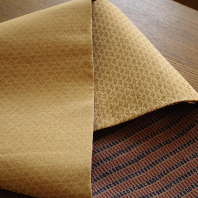 夢工房 正絹 半幅帯 刺繍 縮緬 ちりめん ベージュ ニュアンスカラー 半幅帯 ベージュ小紋x茶絹更紗 | 野の草