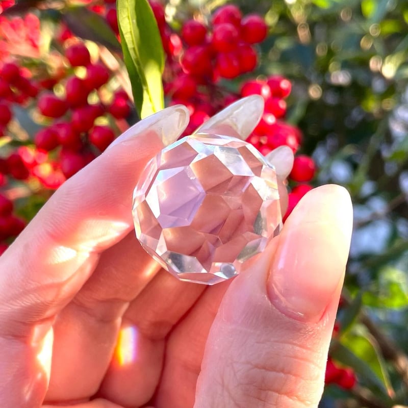 山梨県産　天然水晶　バッキーボール水晶　日本の職人による精密カット バッキーボール水晶 | 鳳 Hanielsatomi