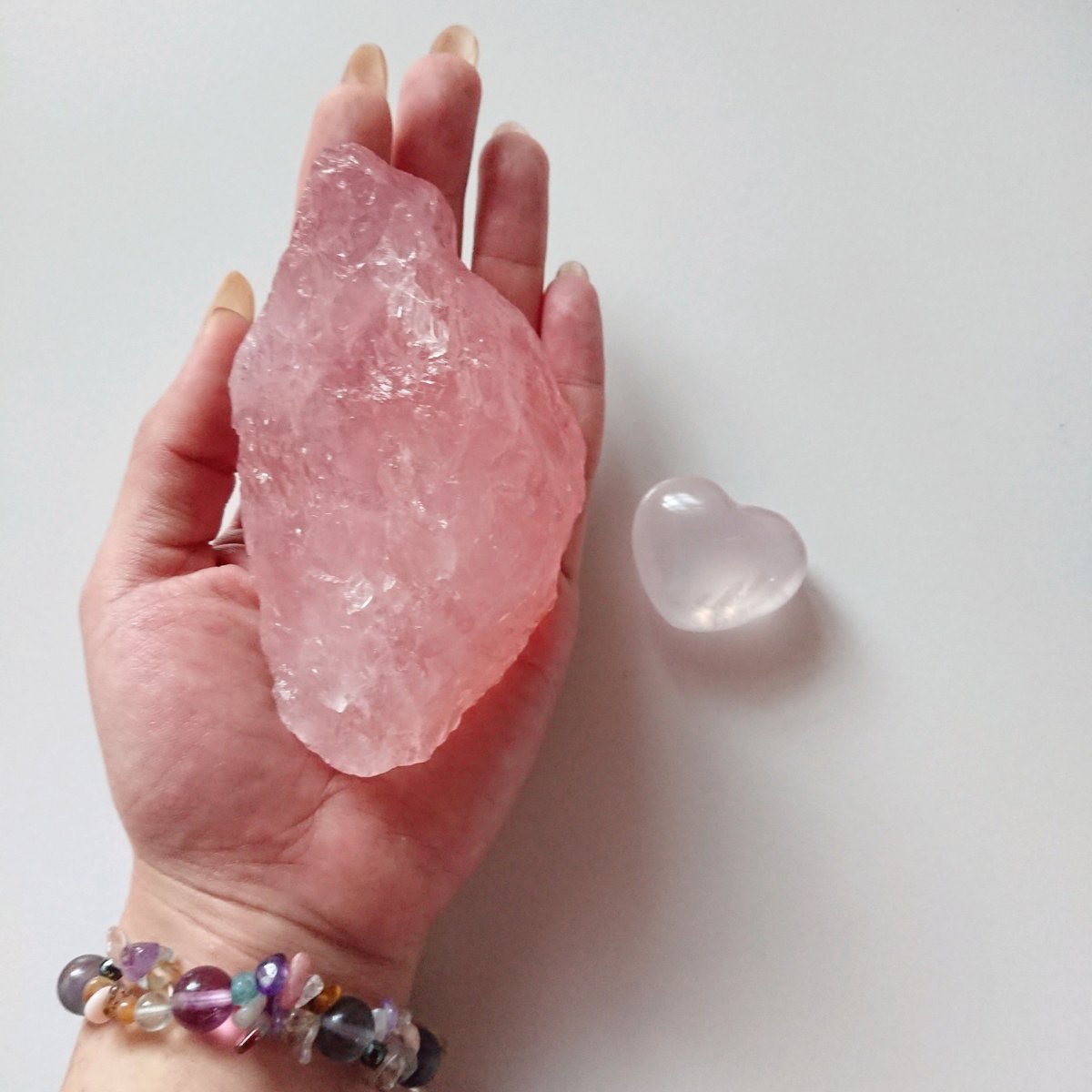 ディープローズクォーツ原石 | 鳳 Hanielsatomi