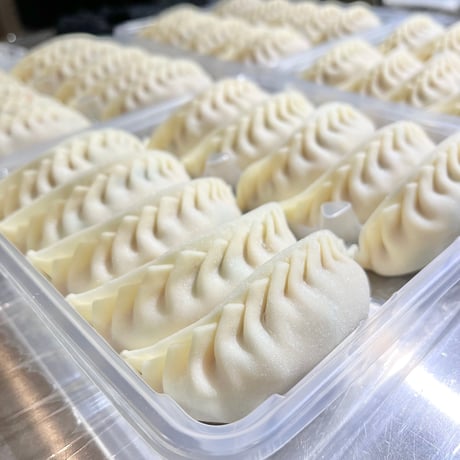 放牧豚「愛農ナチュラルポーク」の肉餃子（冷凍）無添加　ニンニク不使用　8人前　40個入り　＋餃子用特製胡麻だれセット　　3月19日（木）〜3月21日（土）発送分　送料着払い