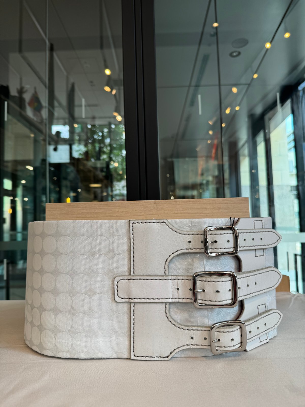 和男師〉広島 金襴織 帯ベルト（半巾）白ドット柄 | 音遊 onyou