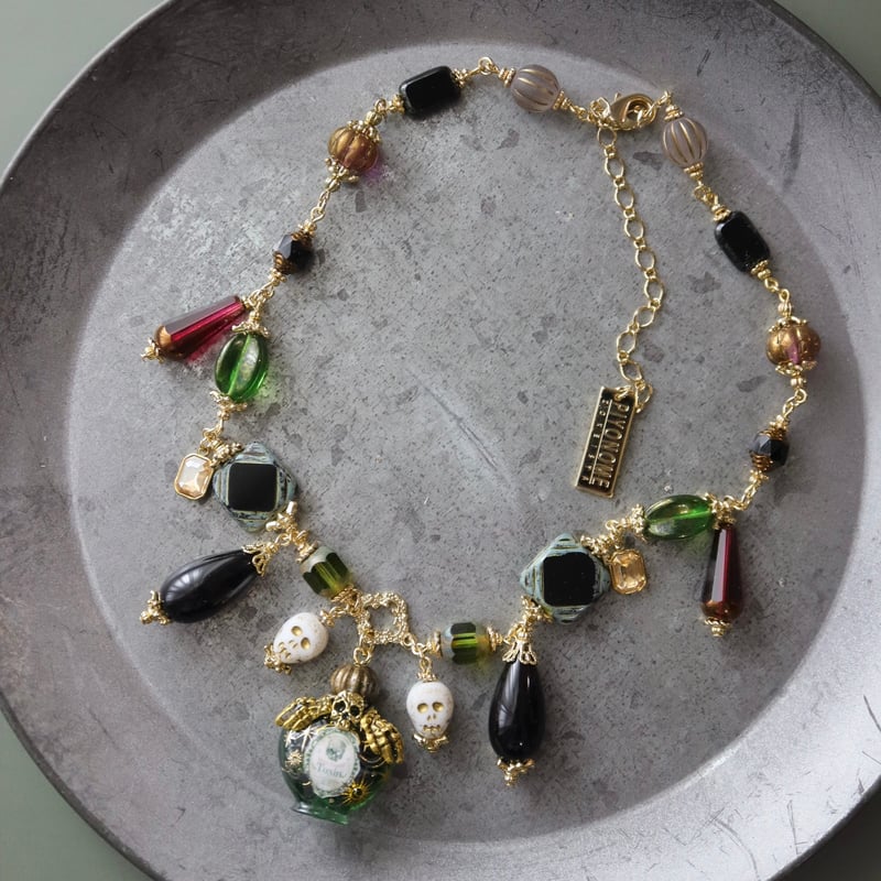 PSB-2】小さな毒瓶のビーズネックレス | ピヨノメ 造形舎