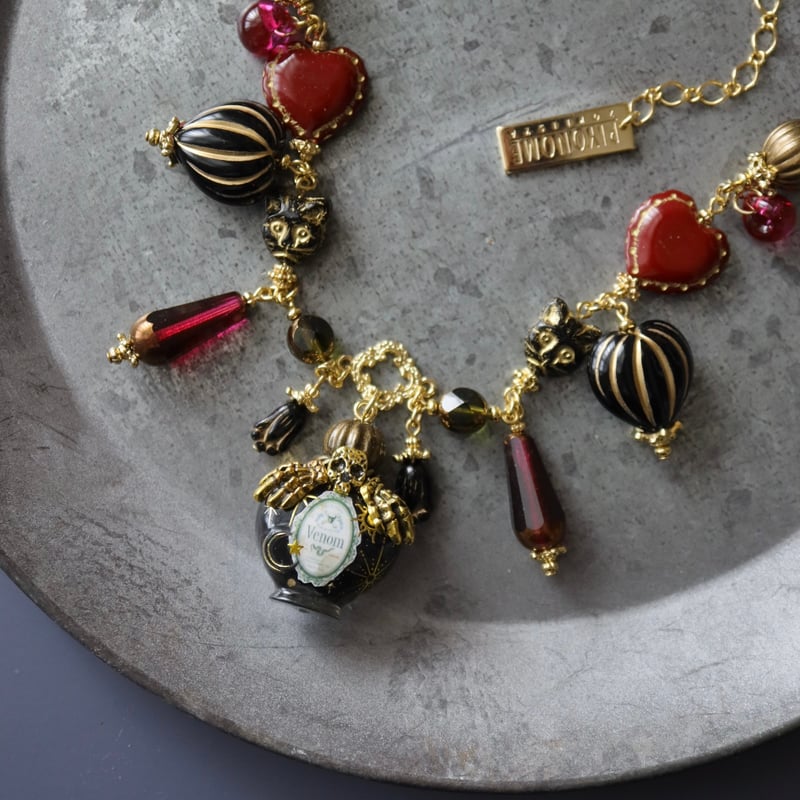 PSB-6】小さな毒瓶のビーズネックレス | ピヨノメ 造形舎