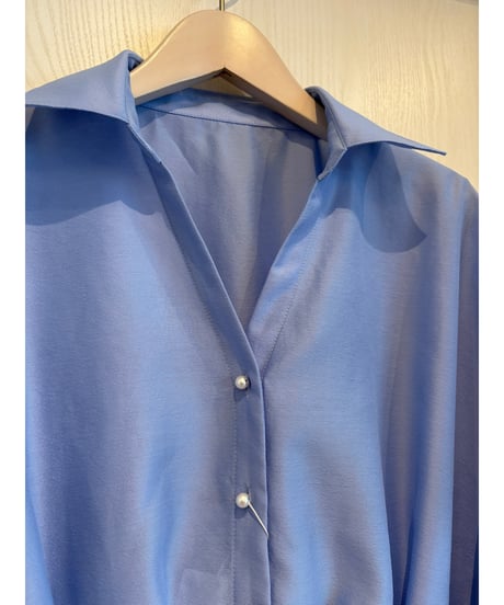 『Nolley's』パール釦スキッパータックブラウス