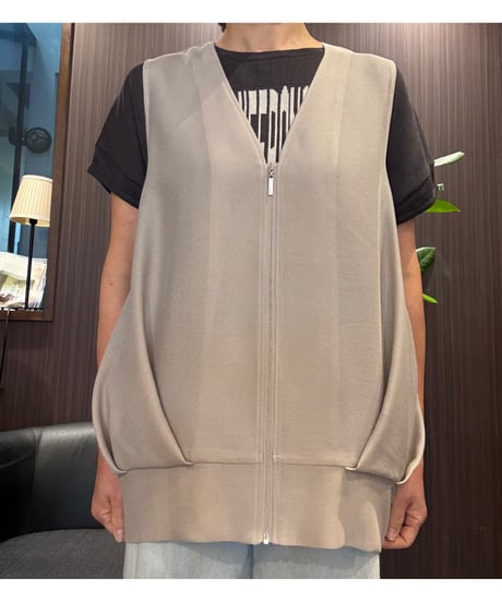 メッシュタック入りジレ