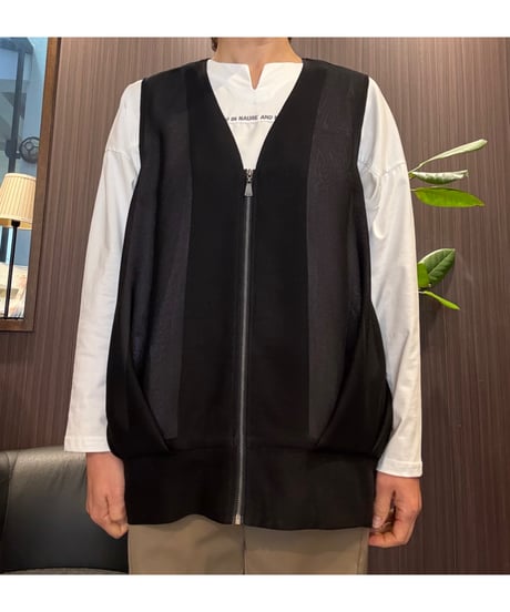 メッシュタック入りジレ