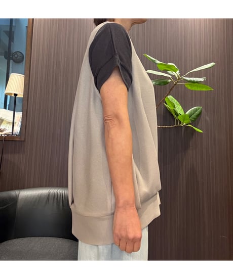 メッシュタック入りジレ