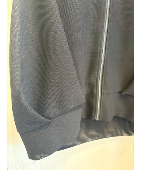 メッシュタック入りジレ