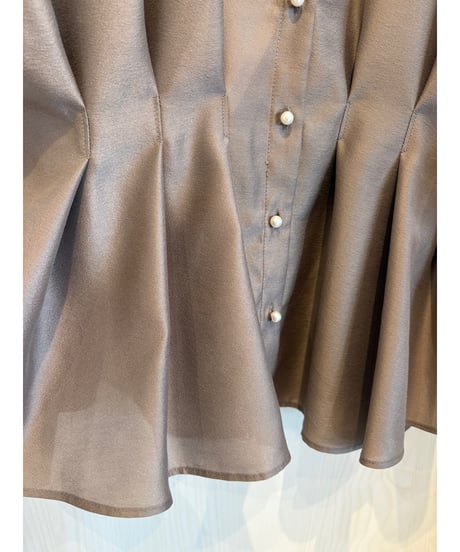 『Nolley's』パール釦スキッパータックブラウス