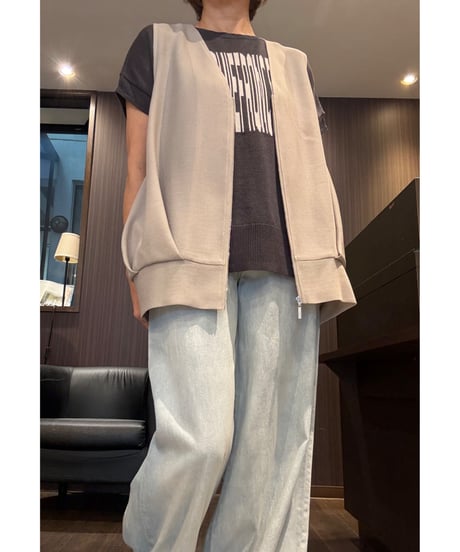 メッシュタック入りジレ