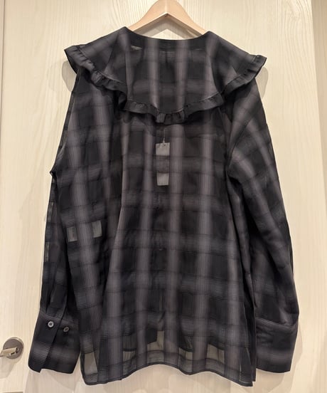 『Nolley's』ラッフルカラーブラウス🌸