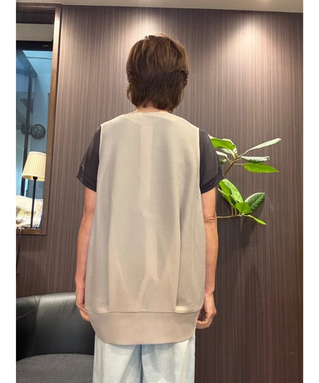 メッシュタック入りジレ
