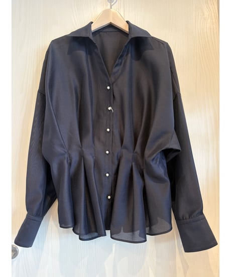 『Nolley's』パール釦スキッパータックブラウス