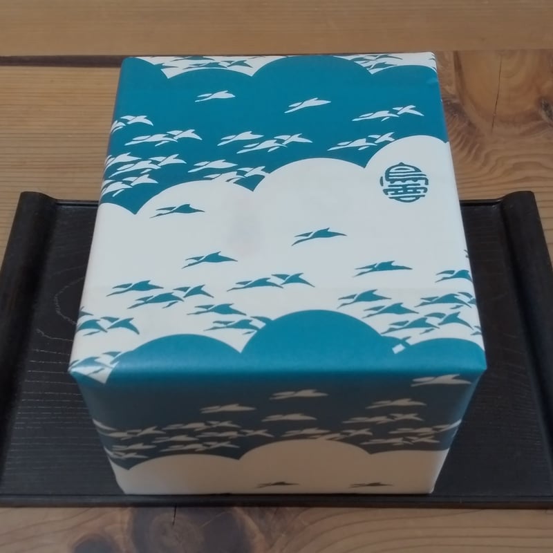 志野焼　茶道具　志野ふた物　木箱入り　坪島土平作　皿　菓子鉢 志野焼 茶道具 志野ふた物 木箱入り 坪島土平作 皿 菓子鉢