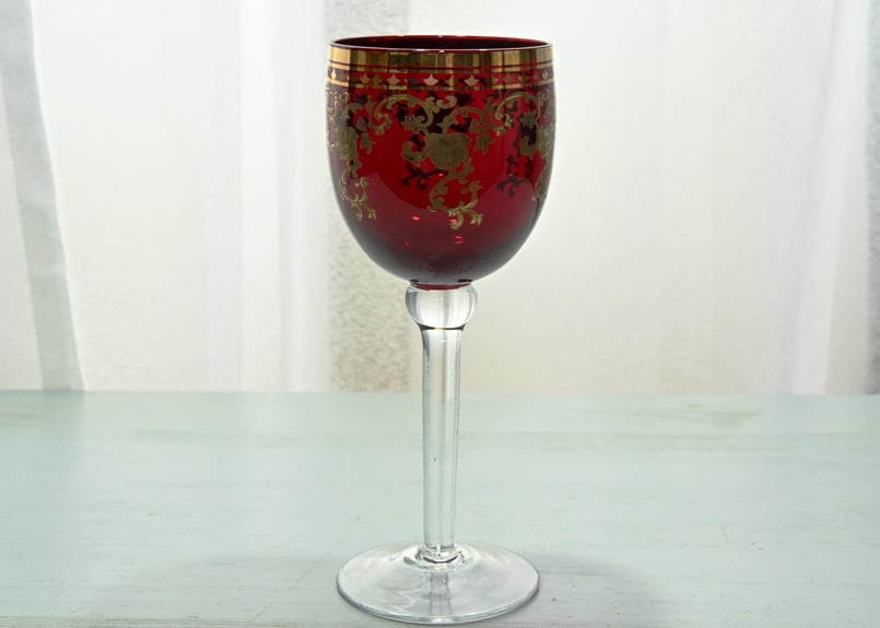 ボヘミアグラスワイングラス6個セット（赤用/白用より少し大きい)