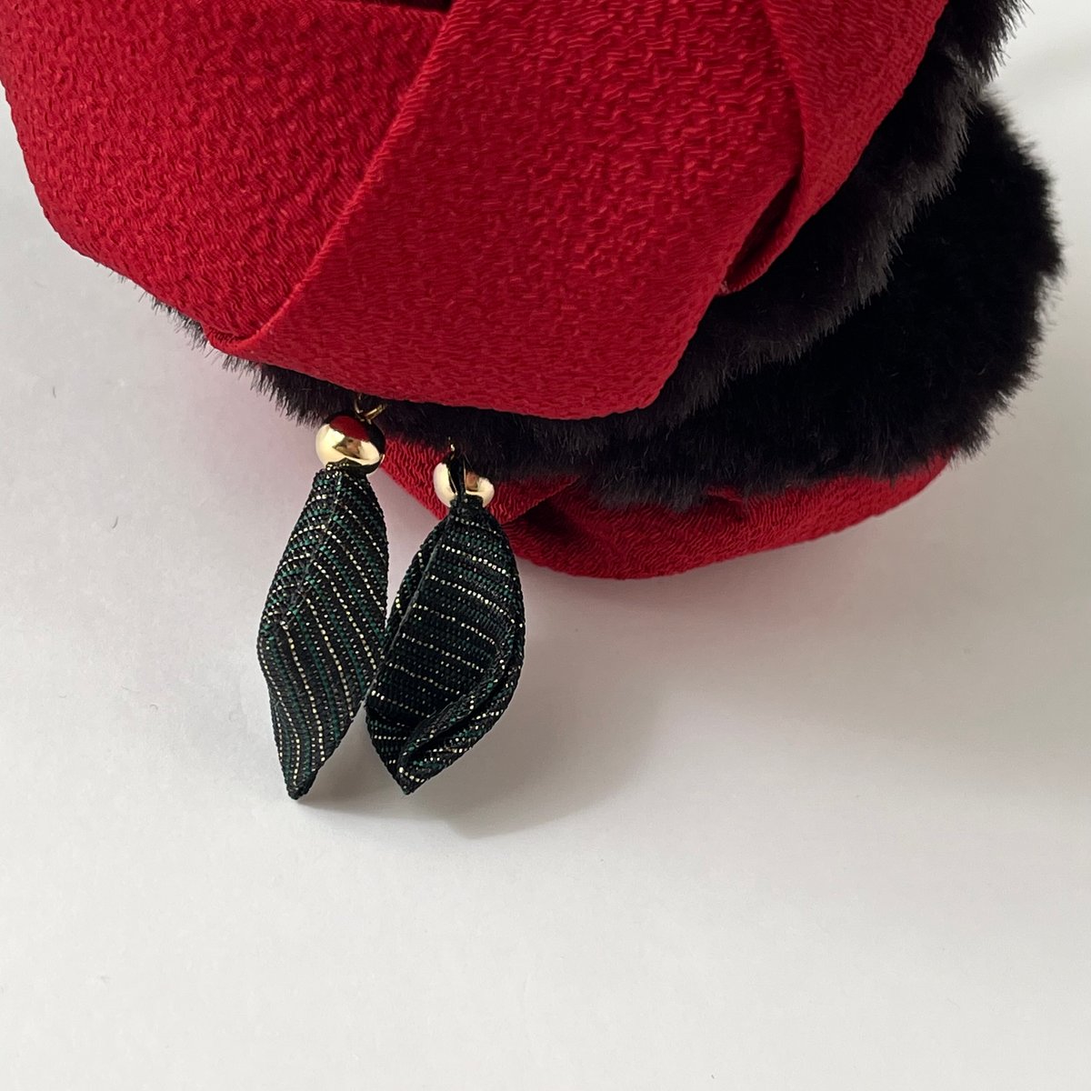 最終値下げ あそ美や　椿のイヤーマフ 和装 和 イヤーマフ あそ美や 椿のイヤーマフ 黒×白ドット（大） | Arcobaleno Magia onlin