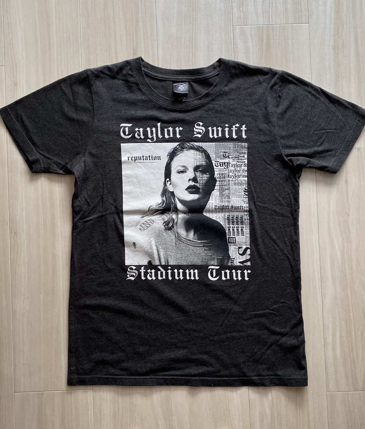 古着】TAYLOR SWIFT Tour T-Shirt | The Three Goats