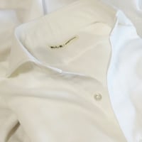 和晒仕上げの柔らかホワイトシャツ