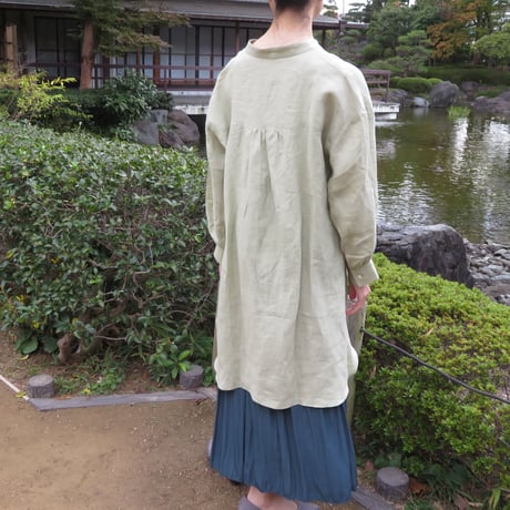 和心衣（ワゴロモ）　のこり染　サクラとヨモギで染めたロングシャツ