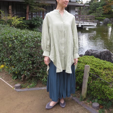 和心衣（ワゴロモ）　のこり染　サクラとヨモギで染めたロングシャツ