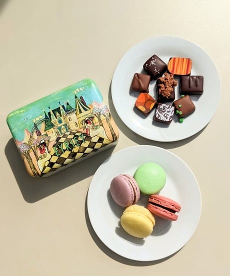 EYRIEY×ザ・キャビンカンパニー   "チョコっとマカロン缶"