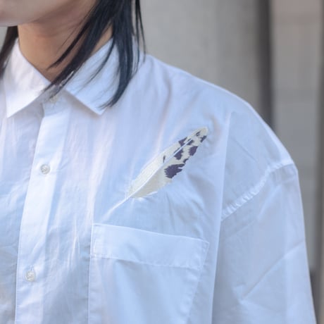 【灰羽連盟 × messa】灰羽刺繍ルーズフィットシャツ-WHITE-