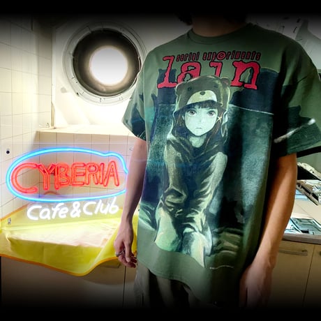 【serial experiments lain × messa】The Green Room Tシャツ -MILITARY GREEN-
