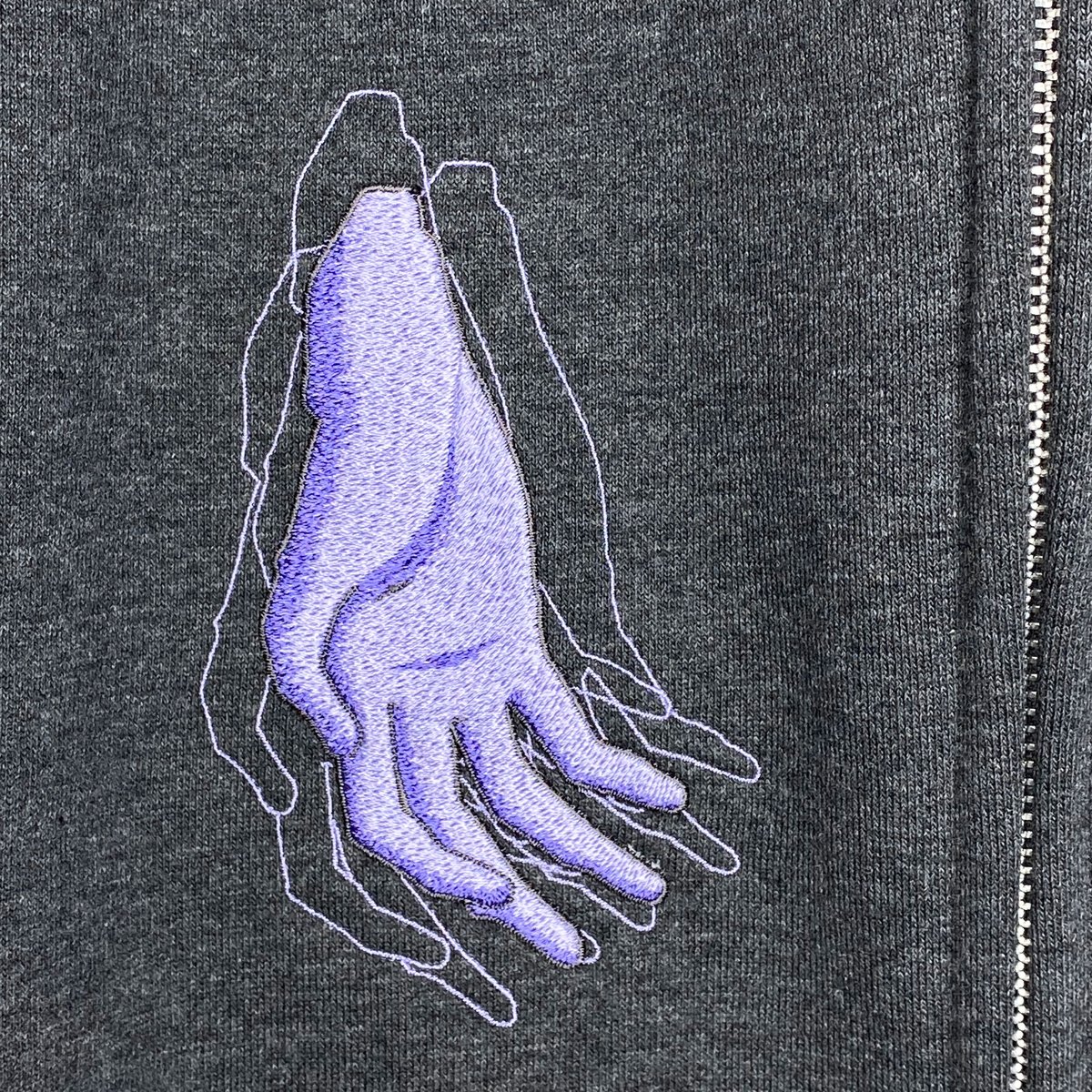 serial experiments lain 刺繍　ジップパーカー　グレー fit=scale-down,w=1200