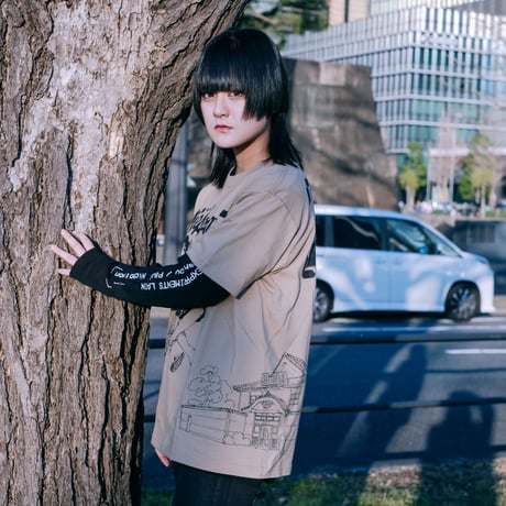 【NieA_7 × messa】母船遠望Tシャツ-SAND KHAKI-
