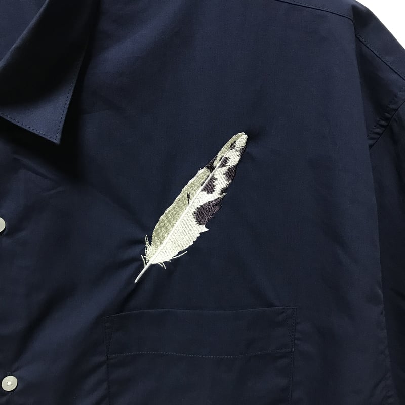 灰羽連盟 × messa】灰羽刺繍ルーズフィットシャツ-NAVY- | messa store
