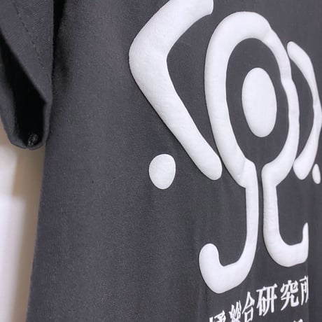 【serial experiments lain × messa】橘総研 新橋事務所 Tシャツ -BLACK-
